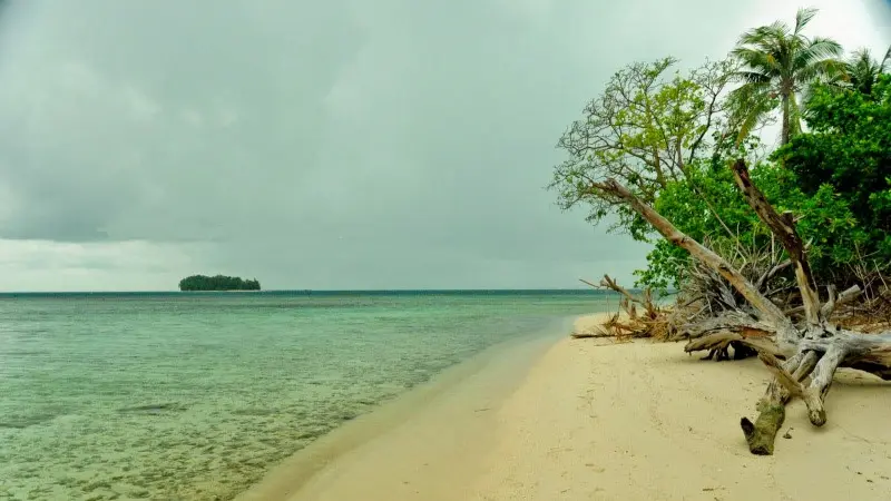Keindahan Pantai Bandengan: Destinasi Wisata Pantai Terpopuler di Jepara